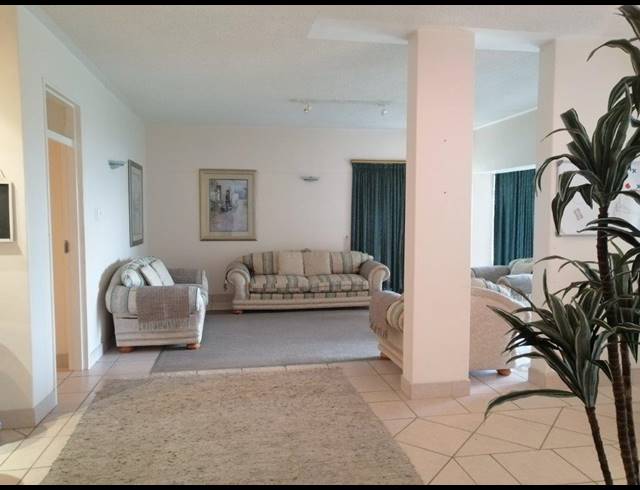 3 BEDROOM APARTMENT RENTED IN SUMMERSTRAND